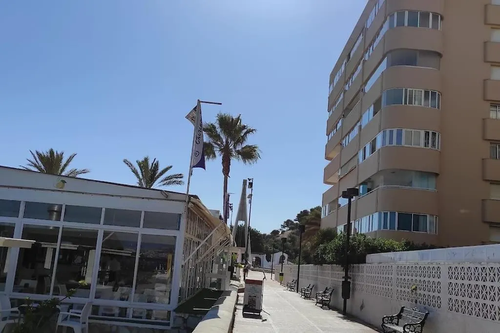 El Rey - Beach Front Two Bedroom Apartment Фуэнхирола