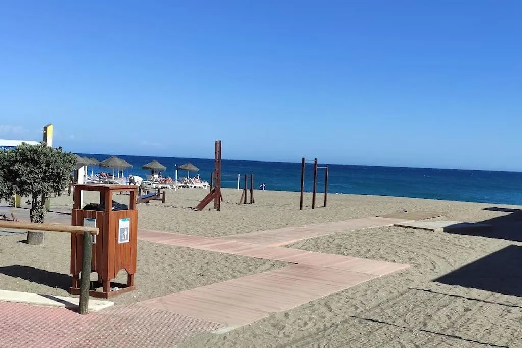 El Rey - Beach Front Two Bedroom Apartment Фуэнхирола